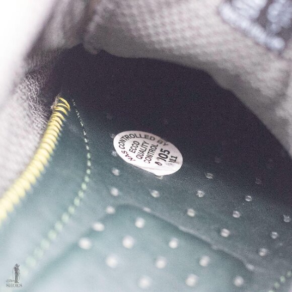 Ecco Minimalist Sneakers with Reflective Tongue Womens size 8-8.5 EU 39 - Picture 11 of 11